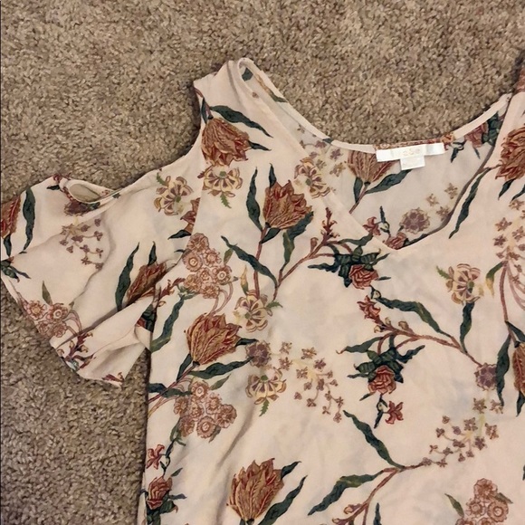 Cold shoulder top - Picture 2 of 2